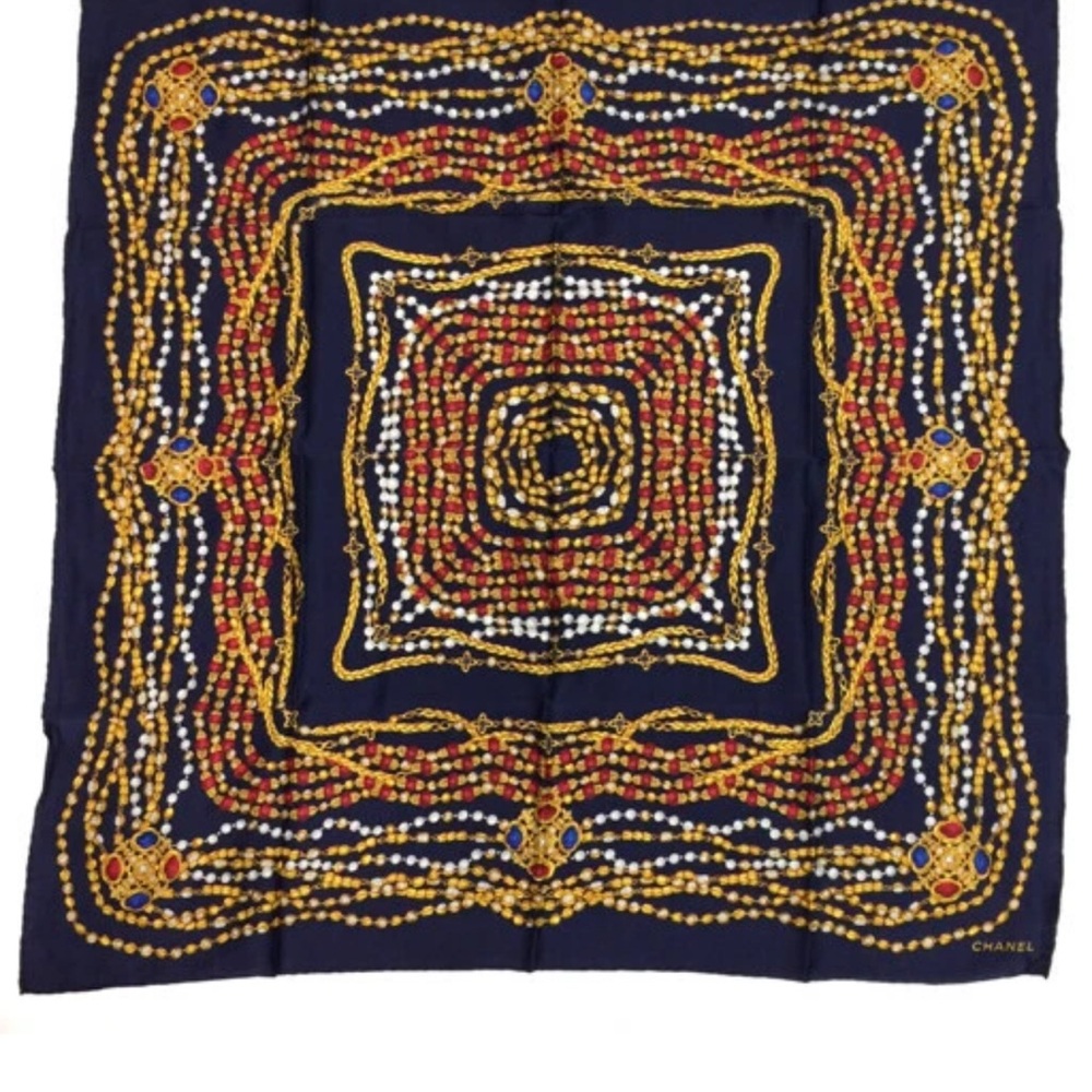 Authentic CHANEL Silk head Scarf large 34”x 34” 87cm Navy Red Gold Classic rope - Picture 6 of 16